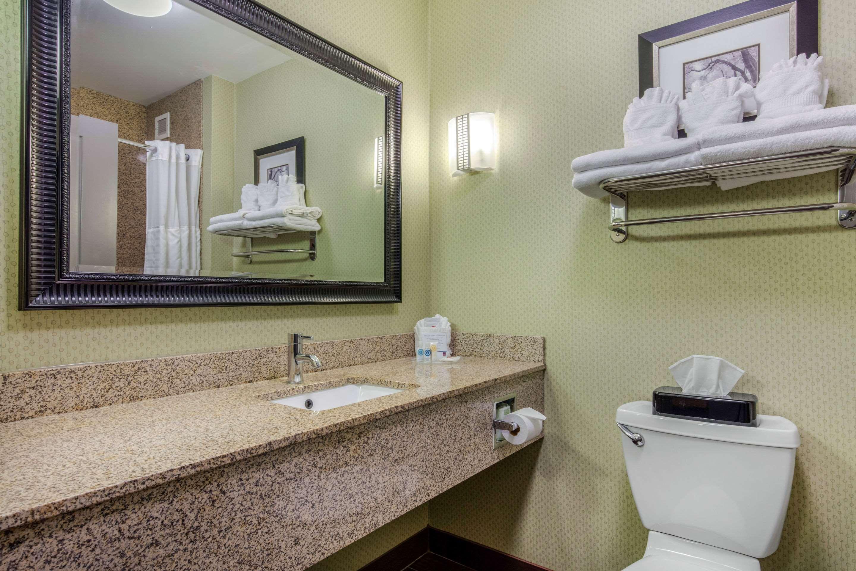 Comfort Suites Jackson I-40 מראה חיצוני תמונה