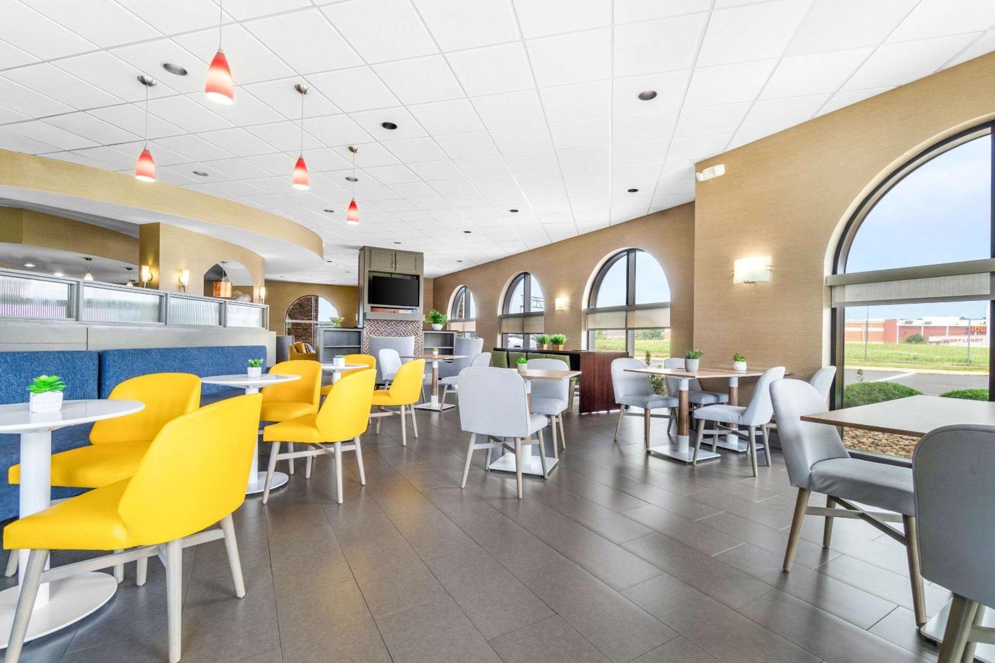 Comfort Suites Jackson I-40 מראה חיצוני תמונה