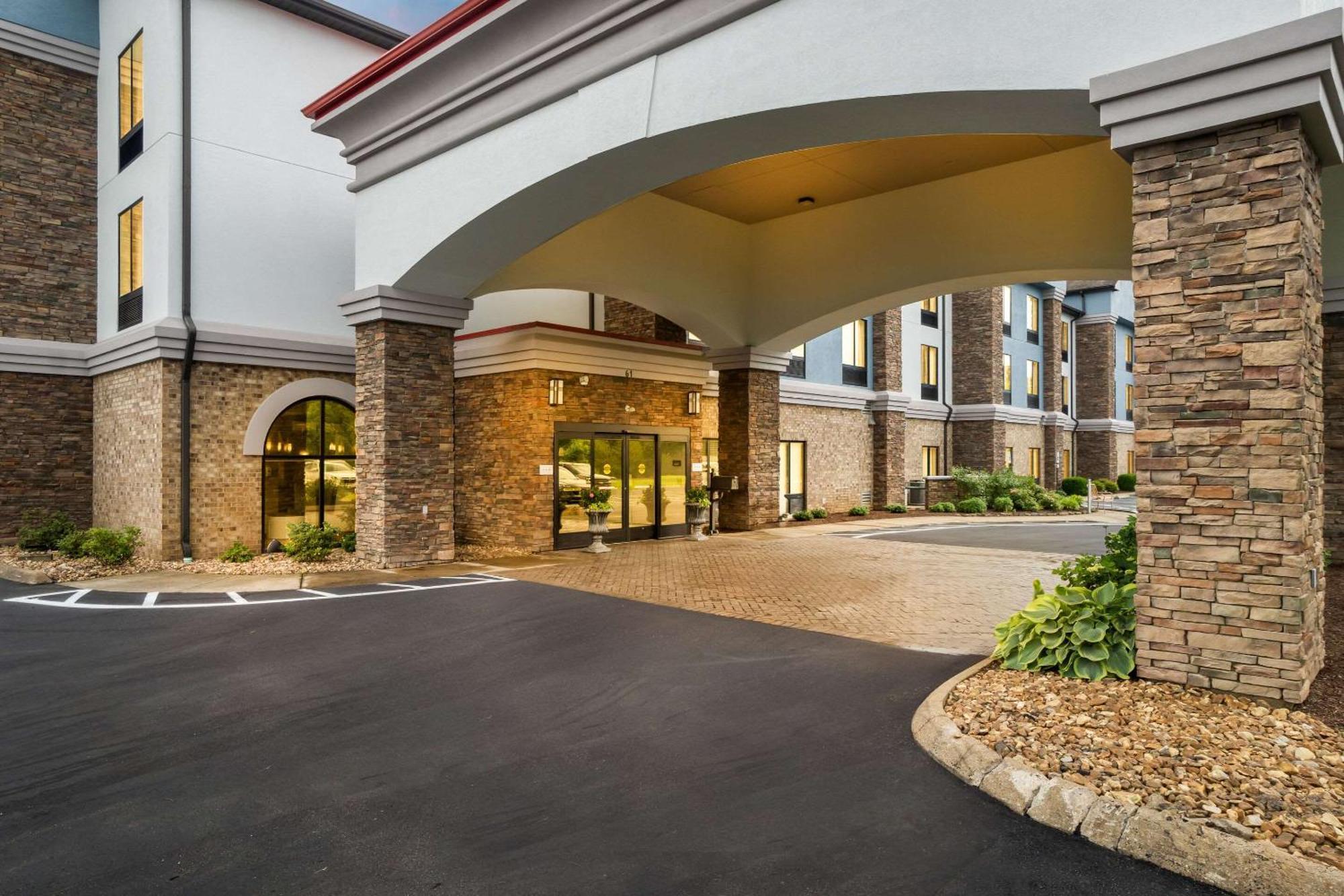 Comfort Suites Jackson I-40 מראה חיצוני תמונה