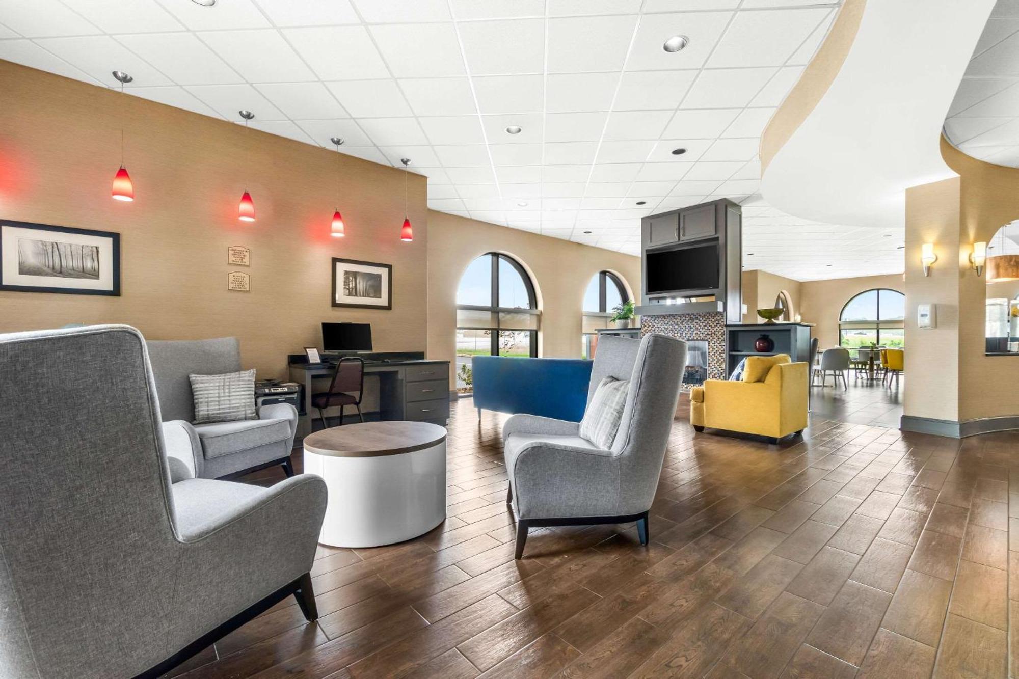 Comfort Suites Jackson I-40 מראה חיצוני תמונה