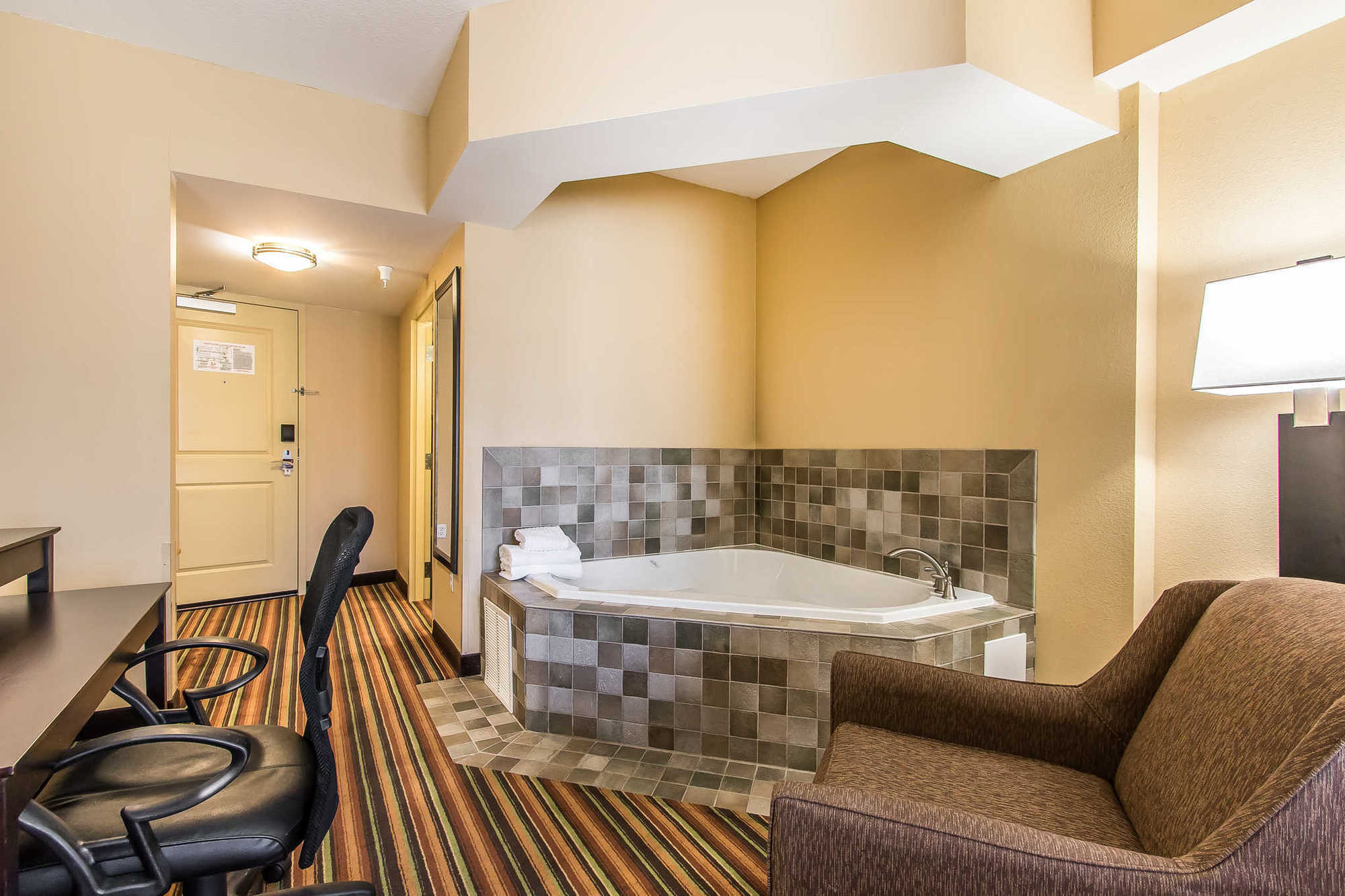 Comfort Suites Jackson I-40 חדר תמונה