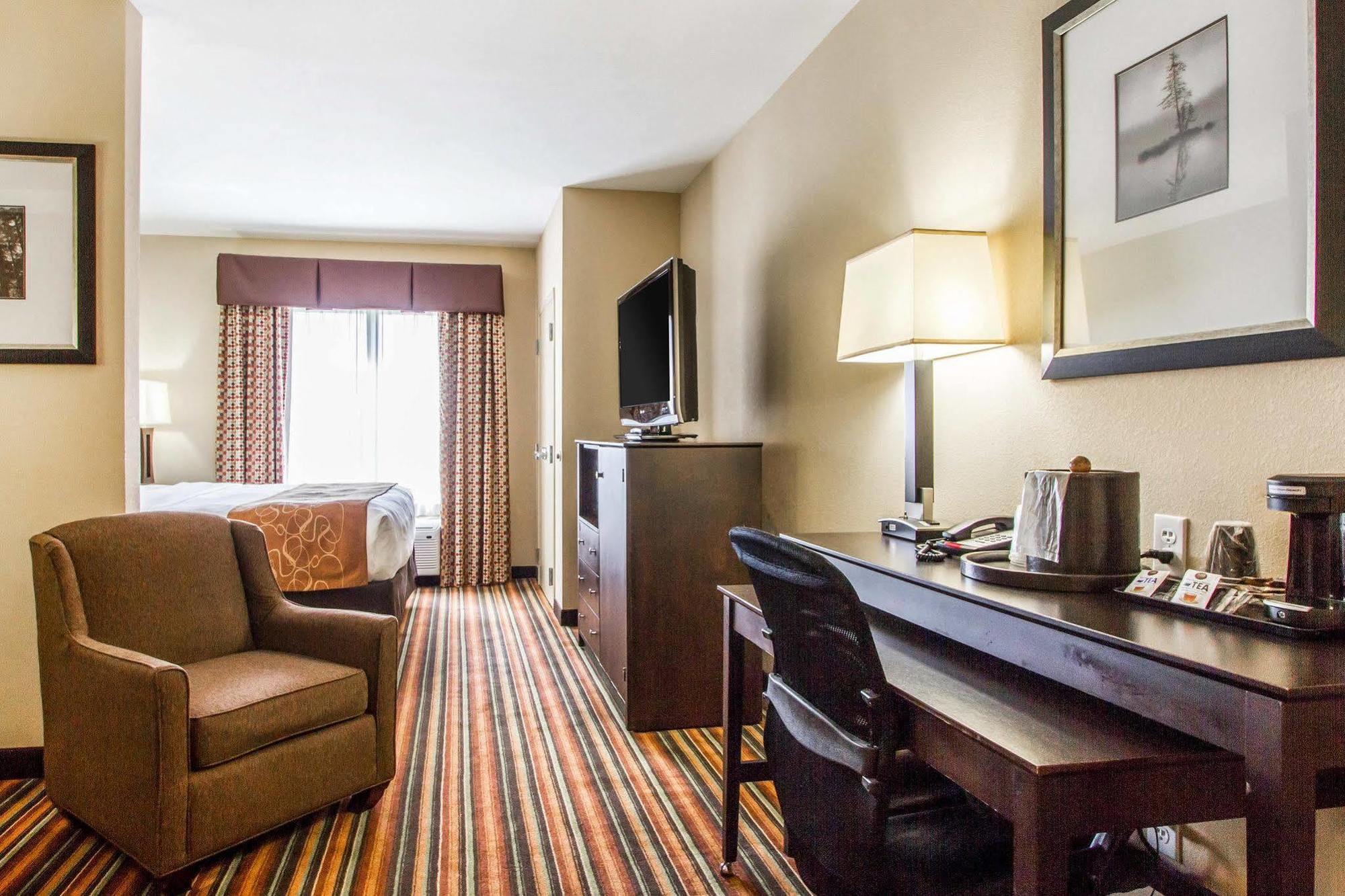 Comfort Suites Jackson I-40 מראה חיצוני תמונה